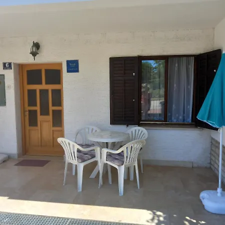 Dubravka 1 Vakantiehuis Funtana