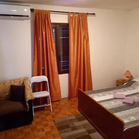 Holiday home Dubravka 1 *